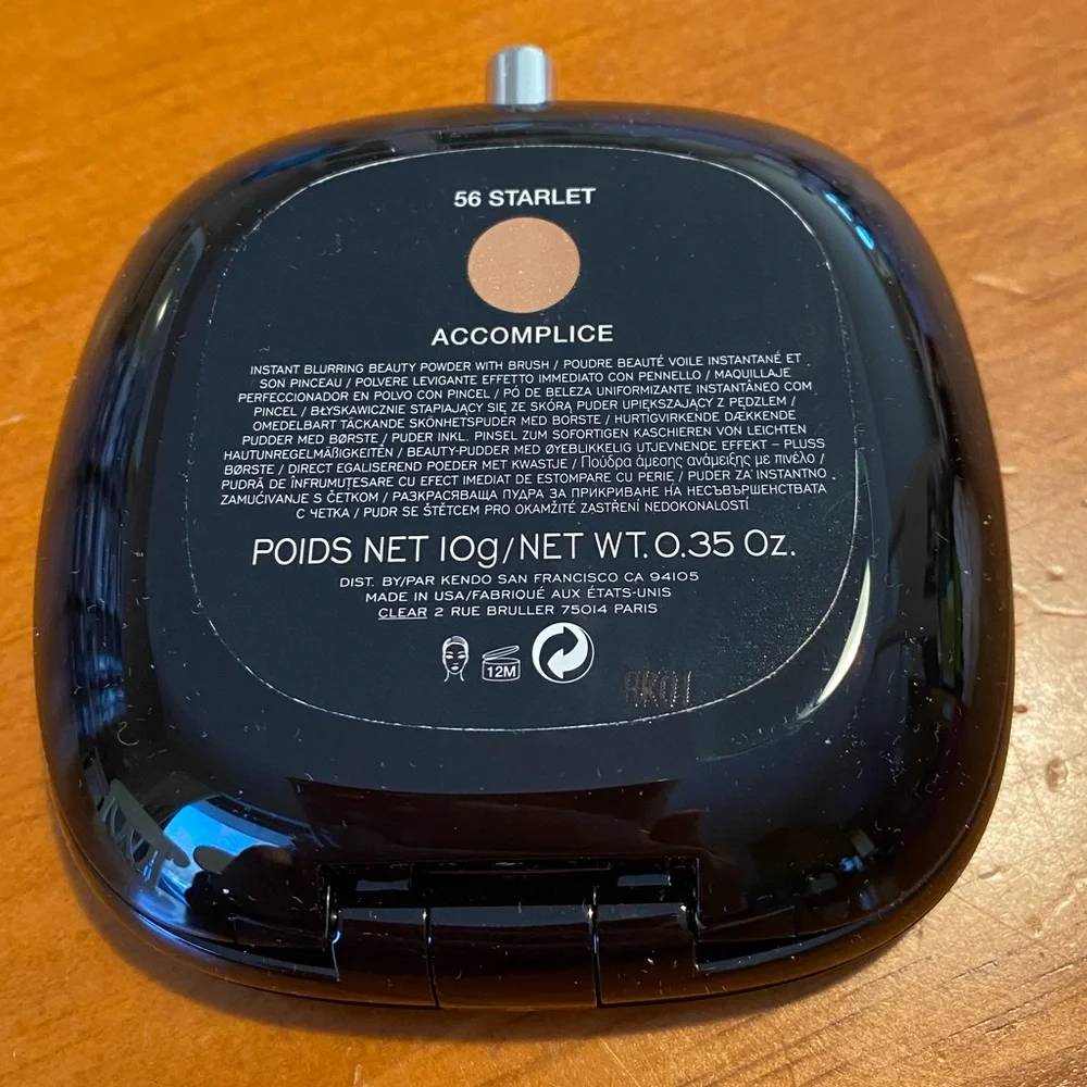 Marc Jacobs Accomplice Powder with Brush